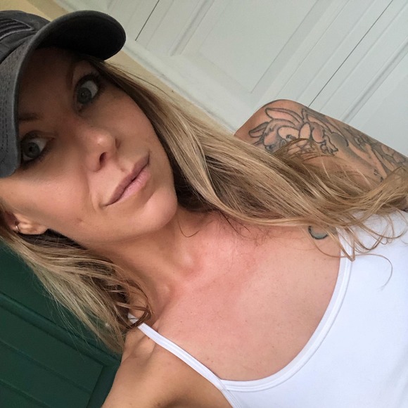 Meet your Posher, Isabelle - Picture 1 of 1